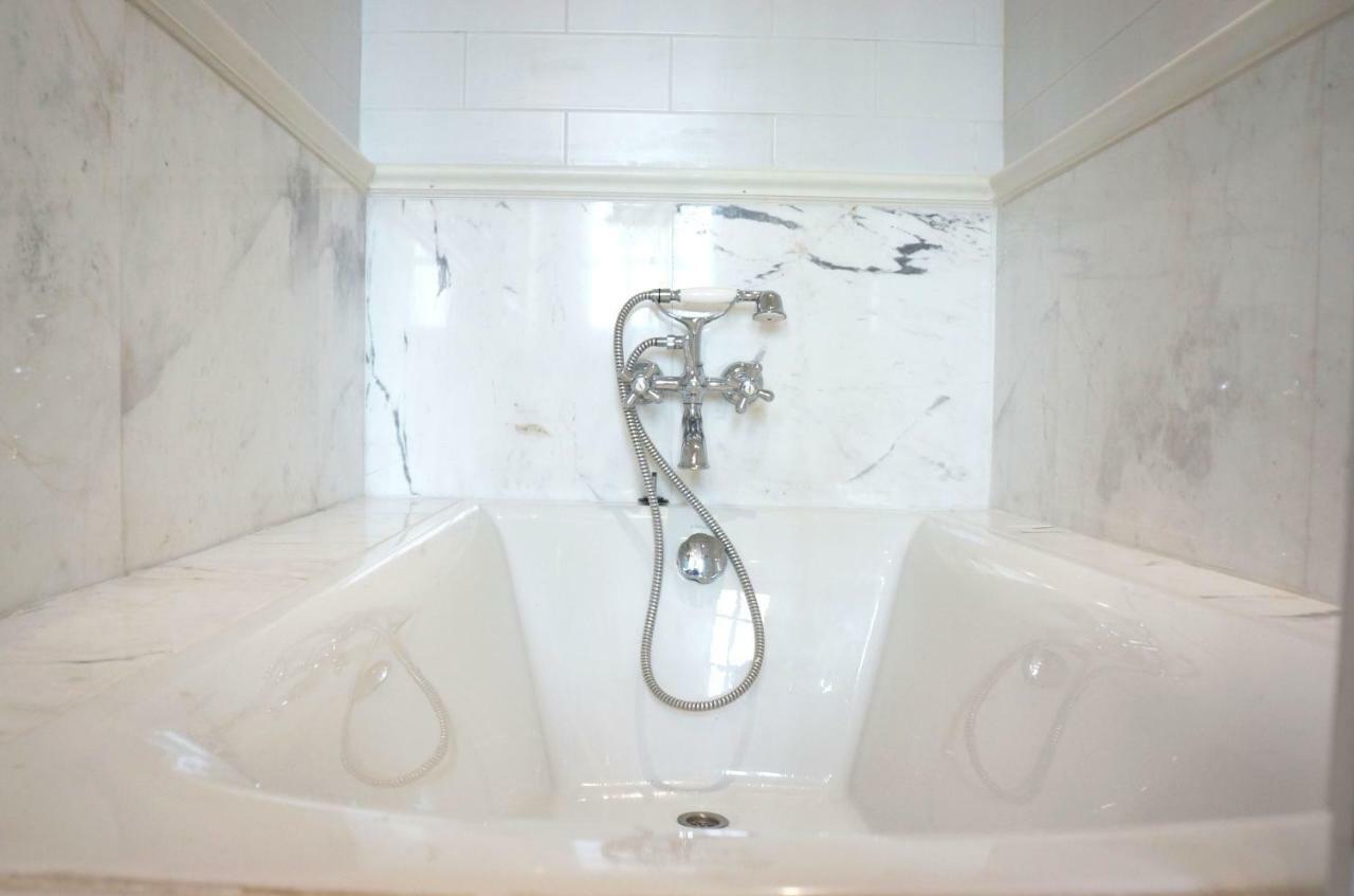 Hiranyakul House Hotell Bangkok Eksteriør bilde